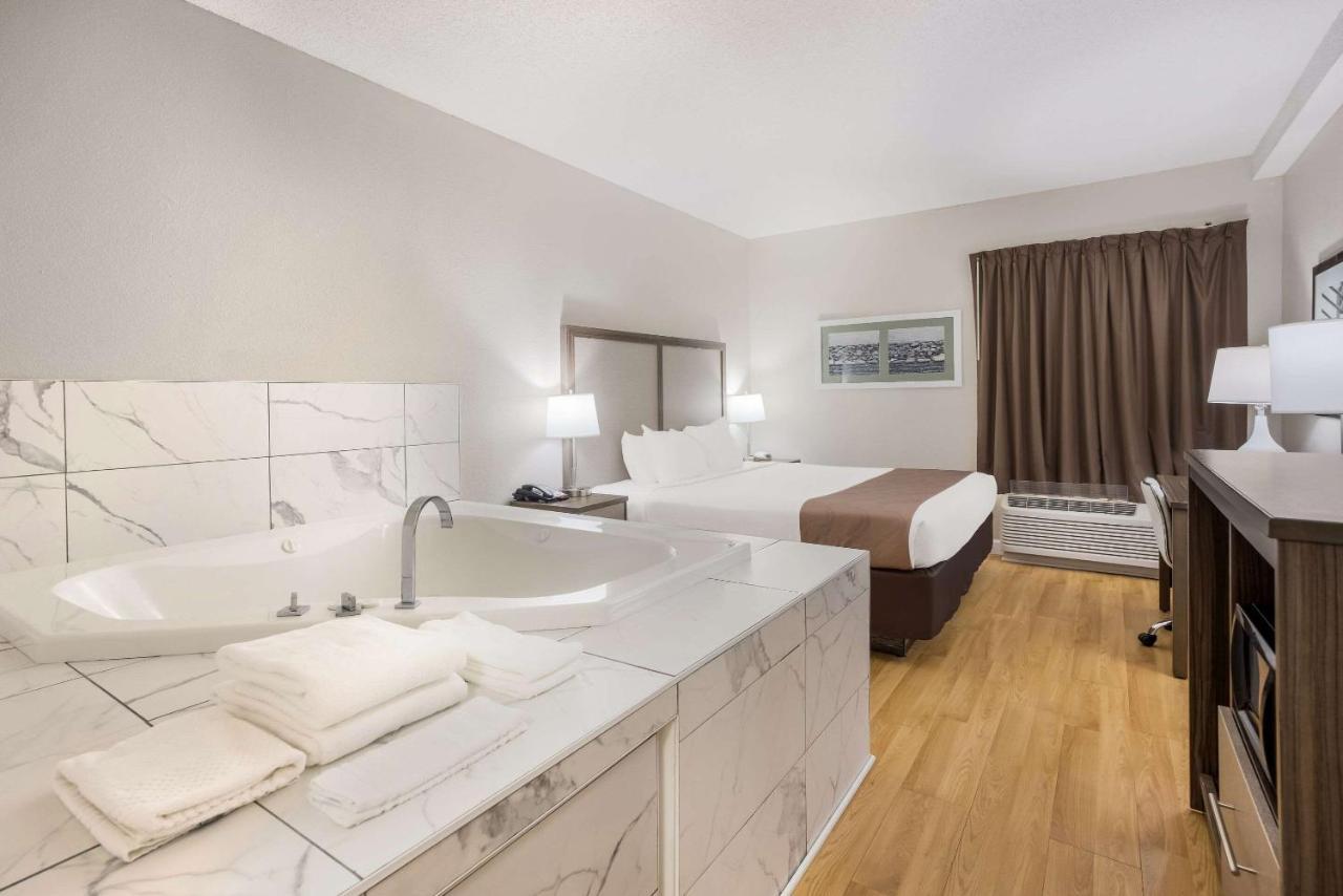 Quality Inn Moultrie Esterno foto